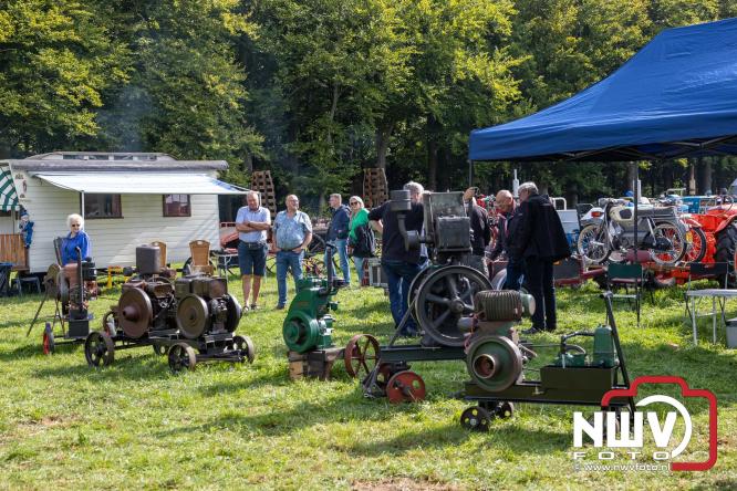 Zon, sfeer en kramen, Schapenmarkt Oldebroek 2025 - © NWVFoto.nl