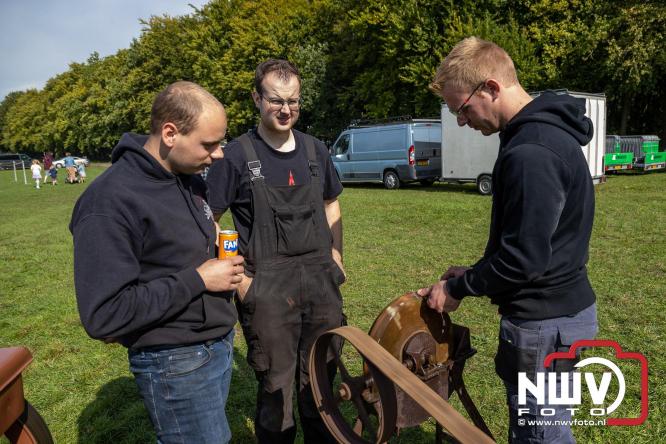 Zon, sfeer en kramen, Schapenmarkt Oldebroek 2025 - © NWVFoto.nl