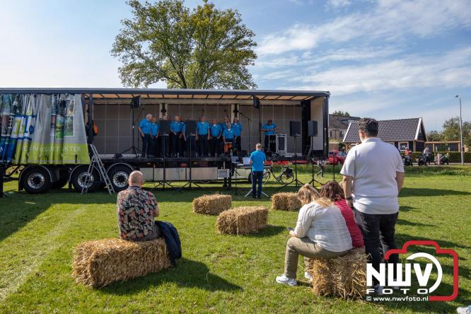 Zon, sfeer en kramen, Schapenmarkt Oldebroek 2025 - © NWVFoto.nl