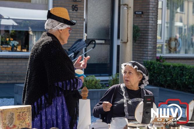 Zon, sfeer en kramen, Schapenmarkt Oldebroek 2025 - © NWVFoto.nl