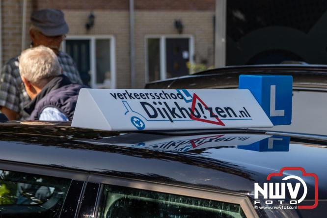 Zon, sfeer en kramen, Schapenmarkt Oldebroek 2025 - © NWVFoto.nl