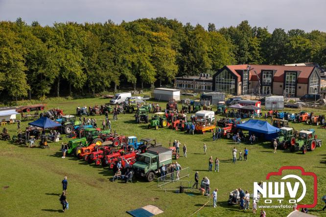 Zon, sfeer en kramen, Schapenmarkt Oldebroek 2025 - © NWVFoto.nl