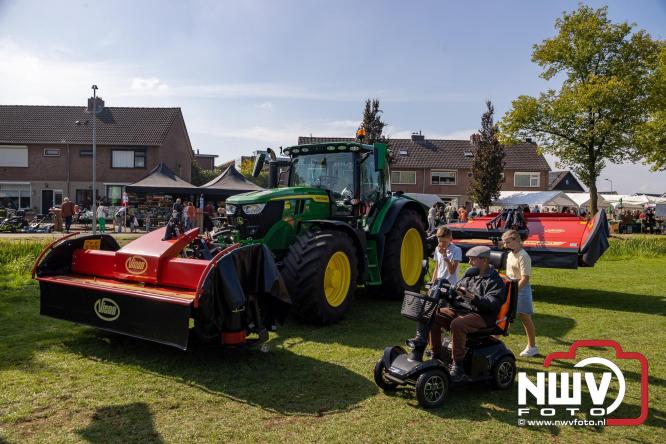 Zon, sfeer en kramen, Schapenmarkt Oldebroek 2025 - © NWVFoto.nl