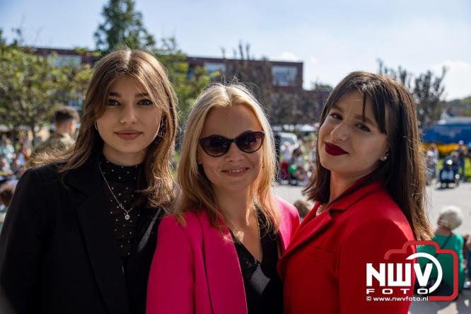 Zon, sfeer en kramen, Schapenmarkt Oldebroek 2025 - © NWVFoto.nl