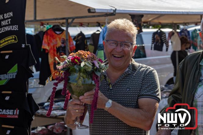 Zon, sfeer en kramen, Schapenmarkt Oldebroek 2025 - © NWVFoto.nl
