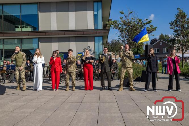 Zon, sfeer en kramen, Schapenmarkt Oldebroek 2025 - © NWVFoto.nl