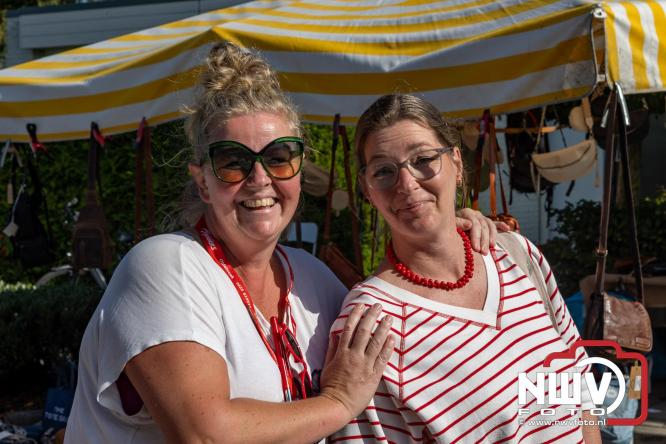 Zon, sfeer en kramen, Schapenmarkt Oldebroek 2025 - © NWVFoto.nl