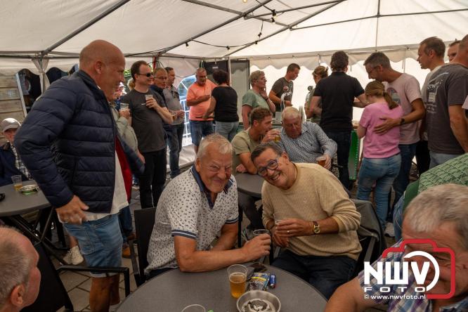 Zon, sfeer en kramen, Schapenmarkt Oldebroek 2025 - © NWVFoto.nl