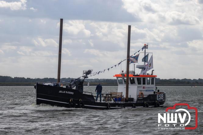 Terugkomst botters van de wedstrijd naar de haven van Elburg. - © NWVFoto.nl