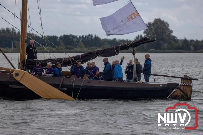 Terugkomst botters van de wedstrijd naar de haven van Elburg. - © NWVFoto.nl