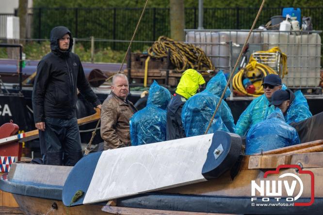 Terugkomst botters van de wedstrijd naar de haven van Elburg. - © NWVFoto.nl