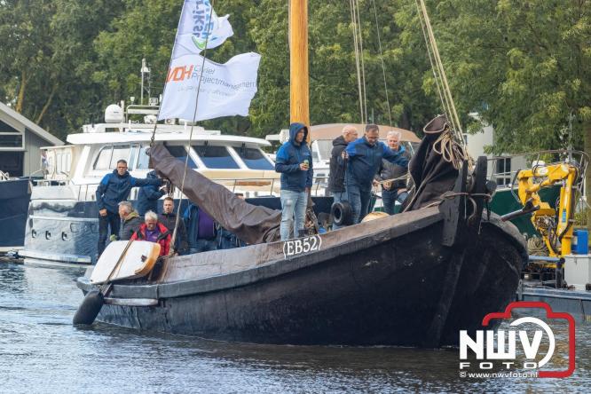 Terugkomst botters van de wedstrijd naar de haven van Elburg. - © NWVFoto.nl