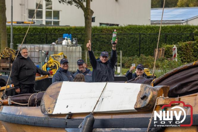 Terugkomst botters van de wedstrijd naar de haven van Elburg. - © NWVFoto.nl