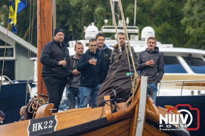 Terugkomst botters van de wedstrijd naar de haven van Elburg. - © NWVFoto.nl