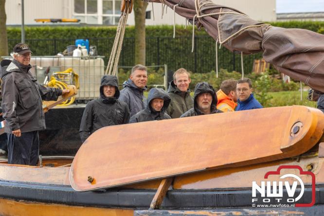 Terugkomst botters van de wedstrijd naar de haven van Elburg. - © NWVFoto.nl