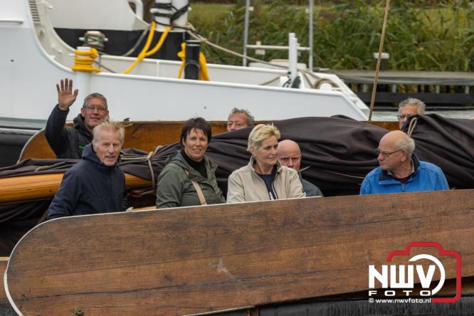 Terugkomst botters van de wedstrijd naar de haven van Elburg. - © NWVFoto.nl