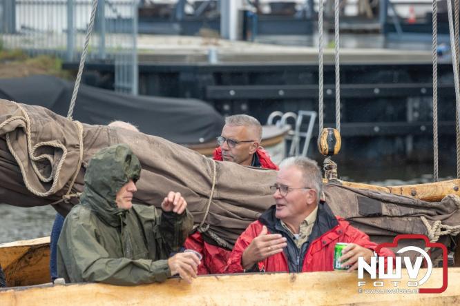 Terugkomst botters van de wedstrijd naar de haven van Elburg. - © NWVFoto.nl
