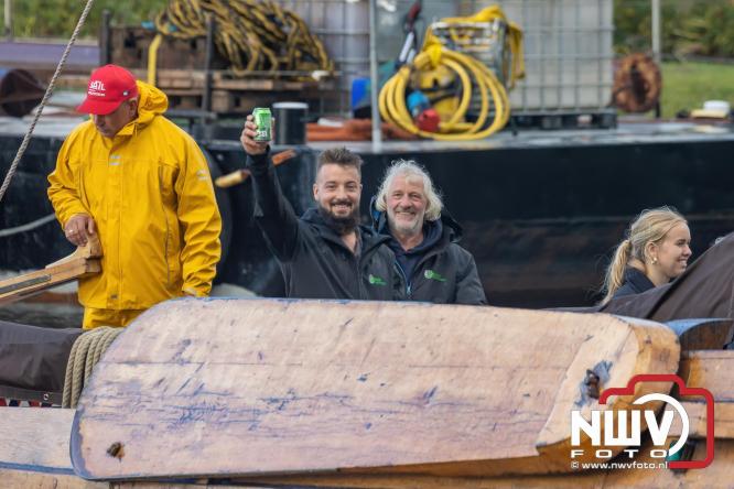 Terugkomst botters van de wedstrijd naar de haven van Elburg. - © NWVFoto.nl
