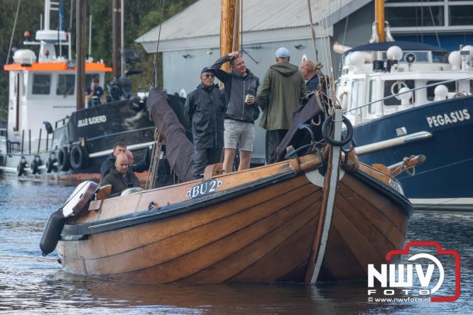 Terugkomst botters van de wedstrijd naar de haven van Elburg. - © NWVFoto.nl