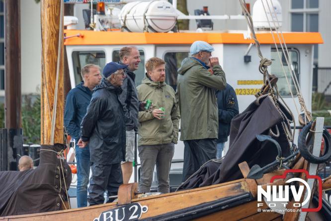Terugkomst botters van de wedstrijd naar de haven van Elburg. - © NWVFoto.nl
