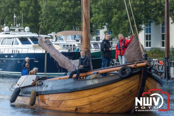 Terugkomst botters van de wedstrijd naar de haven van Elburg. - © NWVFoto.nl