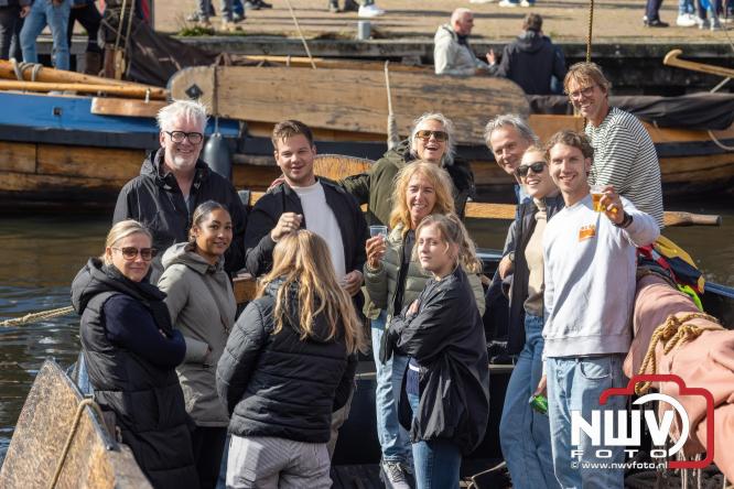 Terugkomst botters van de wedstrijd naar de haven van Elburg. - © NWVFoto.nl