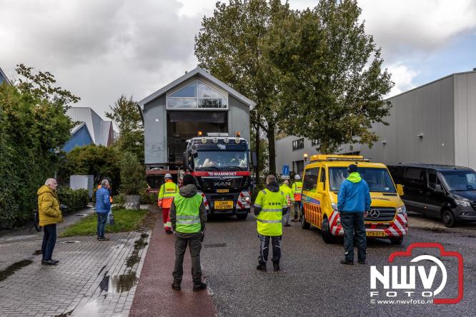 Boothuis KNRM Reddingstation Elburg uit het water gehaald voor renovatie. - © NWVFoto.nl