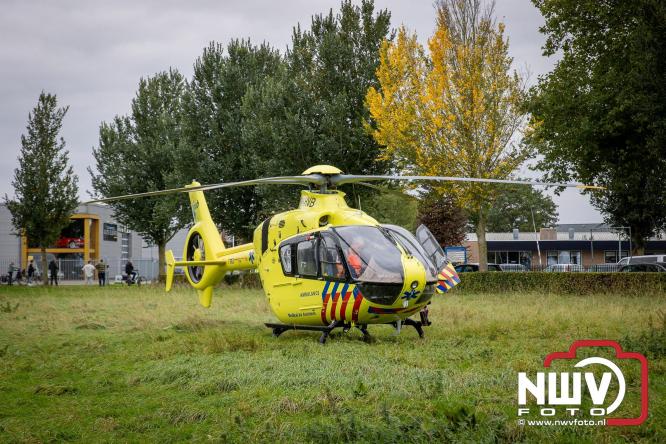 Bij een medische inzet in Elburg is vrijdagmiddag ook de trauma helikopter uit Nijmegen LL3 ter plaatse geweest voor assistentie. - © NWVFoto.nl