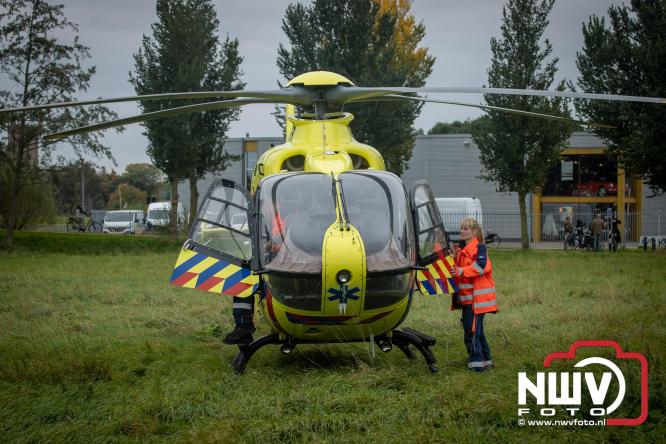 Bij een medische inzet in Elburg is vrijdagmiddag ook de trauma helikopter uit Nijmegen LL3 ter plaatse geweest voor assistentie. - © NWVFoto.nl
