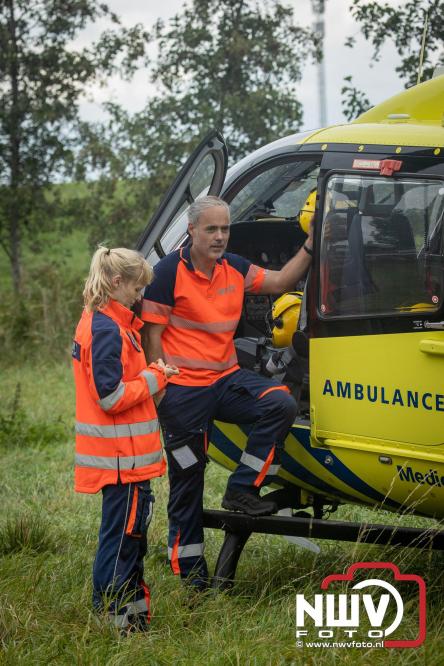 Bij een medische inzet in Elburg is vrijdagmiddag ook de trauma helikopter uit Nijmegen LL3 ter plaatse geweest voor assistentie. - © NWVFoto.nl