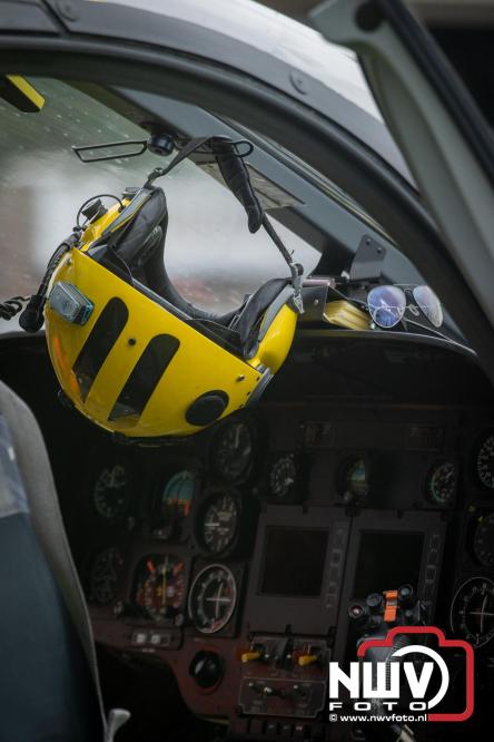 Bij een medische inzet in Elburg is vrijdagmiddag ook de trauma helikopter uit Nijmegen LL3 ter plaatse geweest voor assistentie. - © NWVFoto.nl