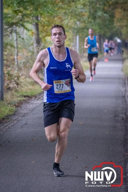 Run Oldebroek 2025 trekt opnieuw veel deelnemers die rennen voor het werk van GlobalRize. - © NWVFoto.nl
