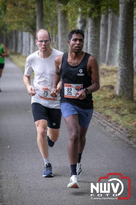 Run Oldebroek 2025 trekt opnieuw veel deelnemers die rennen voor het werk van GlobalRize. - © NWVFoto.nl