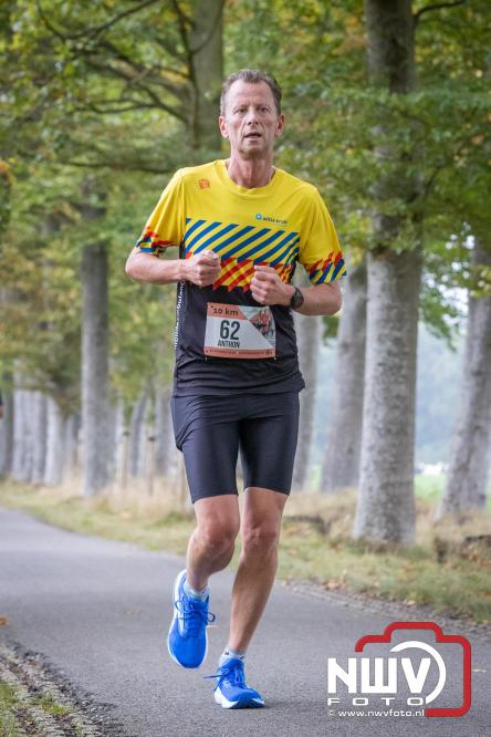 Run Oldebroek 2025 trekt opnieuw veel deelnemers die rennen voor het werk van GlobalRize. - © NWVFoto.nl