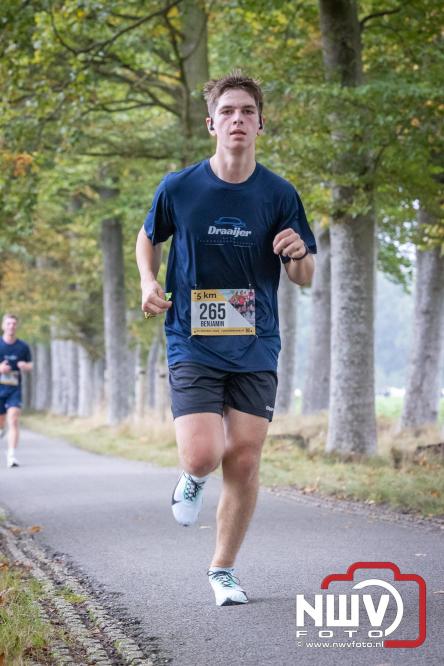 Run Oldebroek 2025 trekt opnieuw veel deelnemers die rennen voor het werk van GlobalRize. - © NWVFoto.nl