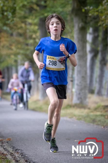 Run Oldebroek 2025 trekt opnieuw veel deelnemers die rennen voor het werk van GlobalRize. - © NWVFoto.nl