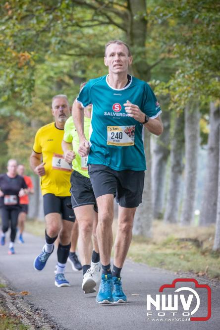 Run Oldebroek 2025 trekt opnieuw veel deelnemers die rennen voor het werk van GlobalRize. - © NWVFoto.nl