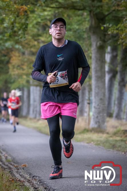 Run Oldebroek 2025 trekt opnieuw veel deelnemers die rennen voor het werk van GlobalRize. - © NWVFoto.nl