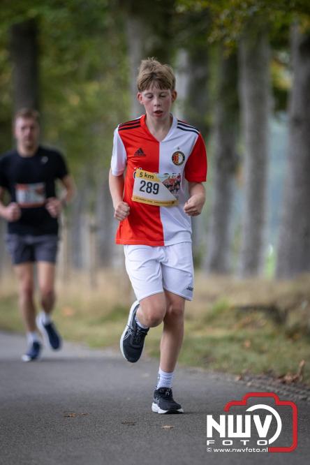 Run Oldebroek 2025 trekt opnieuw veel deelnemers die rennen voor het werk van GlobalRize. - © NWVFoto.nl