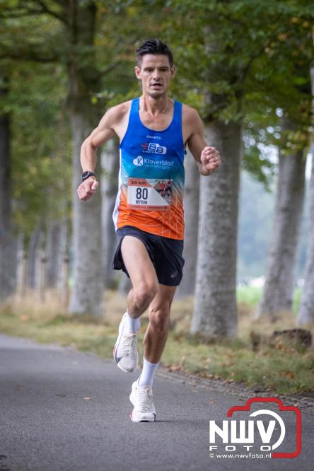 Run Oldebroek 2025 trekt opnieuw veel deelnemers die rennen voor het werk van GlobalRize. - © NWVFoto.nl