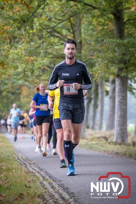 Run Oldebroek 2025 trekt opnieuw veel deelnemers die rennen voor het werk van GlobalRize. - © NWVFoto.nl