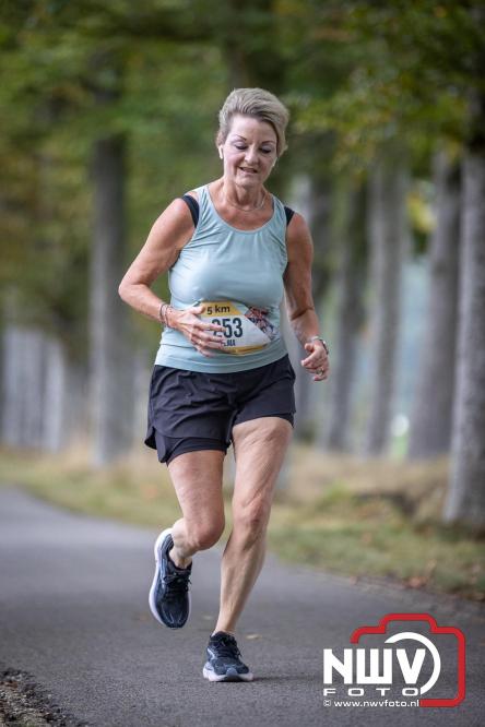 Run Oldebroek 2025 trekt opnieuw veel deelnemers die rennen voor het werk van GlobalRize. - © NWVFoto.nl