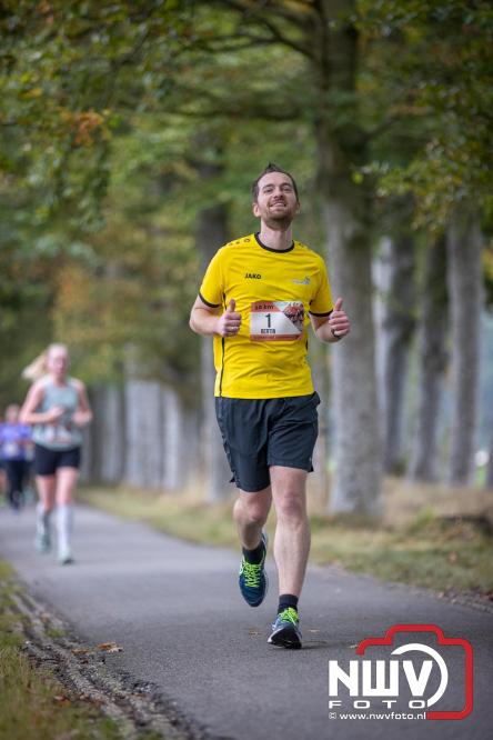 Run Oldebroek 2025 trekt opnieuw veel deelnemers die rennen voor het werk van GlobalRize. - © NWVFoto.nl