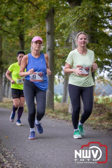Run Oldebroek 2025 trekt opnieuw veel deelnemers die rennen voor het werk van GlobalRize. - © NWVFoto.nl