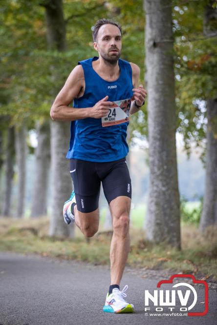 Run Oldebroek 2025 trekt opnieuw veel deelnemers die rennen voor het werk van GlobalRize. - © NWVFoto.nl