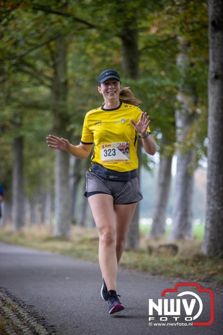 Run Oldebroek 2025 trekt opnieuw veel deelnemers die rennen voor het werk van GlobalRize. - © NWVFoto.nl