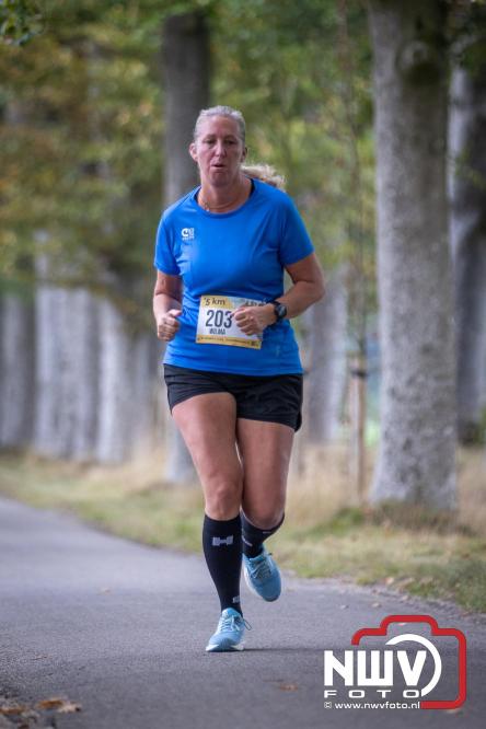 Run Oldebroek 2025 trekt opnieuw veel deelnemers die rennen voor het werk van GlobalRize. - © NWVFoto.nl