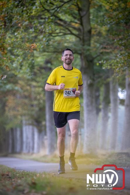 Run Oldebroek 2025 trekt opnieuw veel deelnemers die rennen voor het werk van GlobalRize. - © NWVFoto.nl