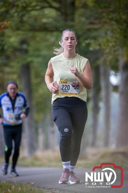 Run Oldebroek 2025 trekt opnieuw veel deelnemers die rennen voor het werk van GlobalRize. - © NWVFoto.nl