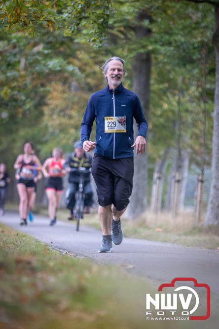 Run Oldebroek 2025 trekt opnieuw veel deelnemers die rennen voor het werk van GlobalRize. - © NWVFoto.nl